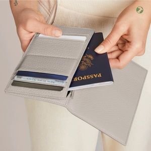 Dagne Dover Accordion Travel Wallet